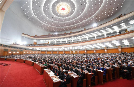 政府工作報告中，這些內容與國防和軍隊建設息息相關