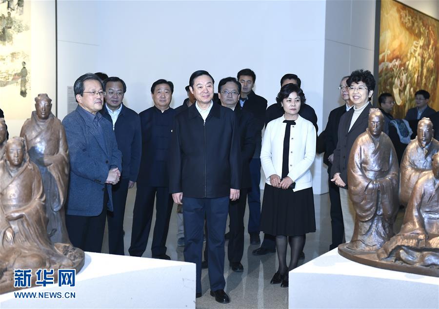 12月6日，中共中央政治局委員、中央書記處書記、中宣部部長劉奇葆在北京參觀中華文明歷史題材美術創作工程入選作品展覽。 新華社記者張領攝