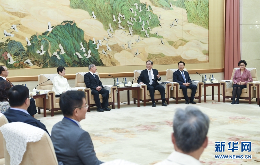 11月7日,全國政協(xié)主席俞正聲在北京會見饒穎奇率領的臺灣民意代表交流參訪團。新華社記者張領攝 11月7日,全國政協(xié)主席俞正聲在北京會見饒穎奇率領的臺灣民意代表交流參訪團。新華社記者張領攝