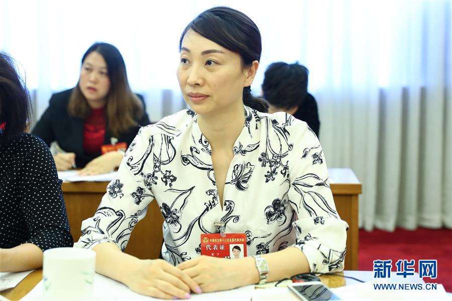 (關(guān)注婦代會)(2)放飛巾幗夢想 共襄復(fù)興偉業(yè)——中國婦女十二大各代表團認(rèn)真學(xué)習(xí)黨中央致詞