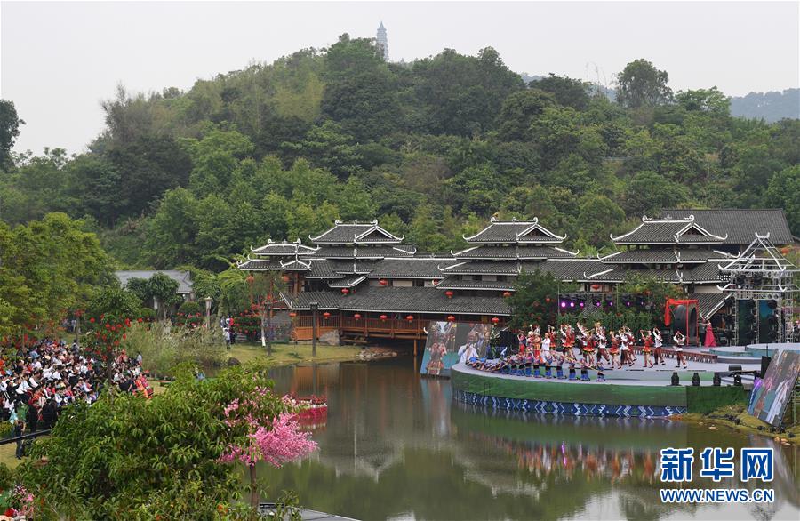 （輝煌60年&middot;壯美新廣西&middot;圖文互動）（1）和睦相處一家親 攜手并進謀發展&mdash;&mdash;廣西民族團結發展觀察