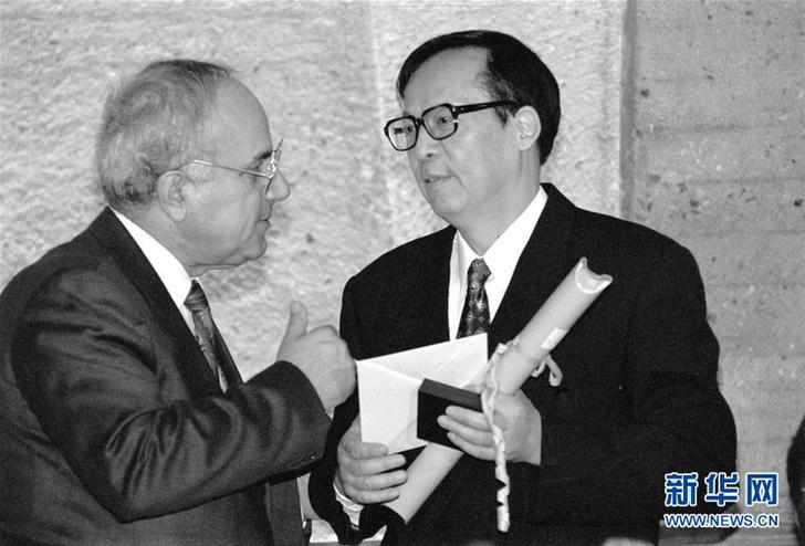 （改革先鋒風采&middot;圖文互動）（2）王選：高科技應&ldquo;頂天立地&rdquo;