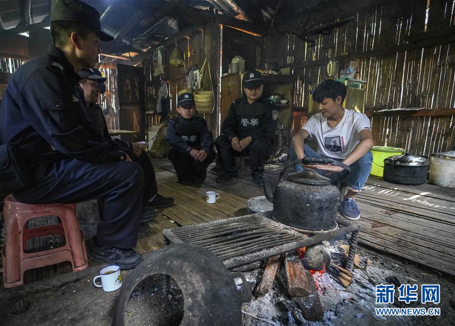 （愛國情 奮斗者&middot;圖文互動）（1）警民情深&mdash;&mdash;記云南貢山縣獨龍江鄉邊境派出所