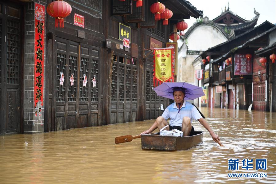 （抗洪搶險&middot;圖文互動）（3）洪水來時，那暖心的民間救援