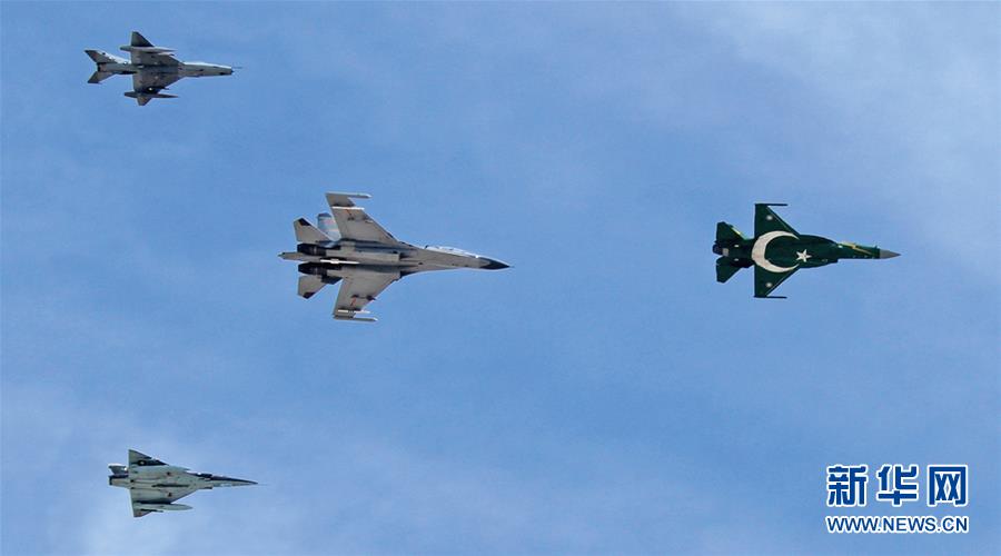（新華全媒頭條&middot;人民空軍70年&middot;圖文互動）（8）陽光照耀奮飛的航程&mdash;&mdash;黨中央、中央軍委和習主席關心人民空軍建設發展紀實