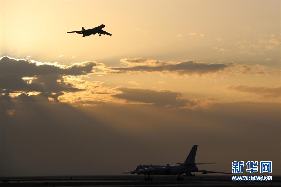 (圖文互動)(1)掠海巡天鑄鐵拳——空軍“模范轟炸機大隊”履行新時代使命任務記事