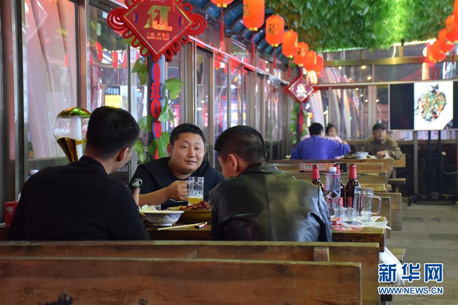 (圖文互動(dòng))(1)天津:“夜經(jīng)濟(jì)”為“疫”后城市帶來(lái)生機(jī)