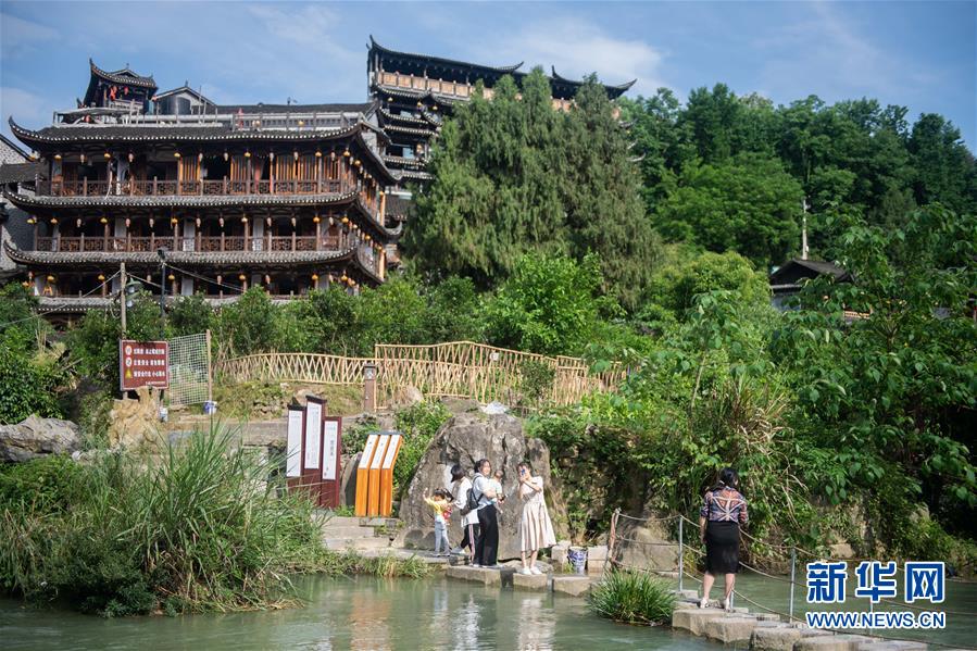 （圖文互動）（7）美了鄉村 富了山民&mdash;&mdash;湖南崛起一批文旅特色小鎮