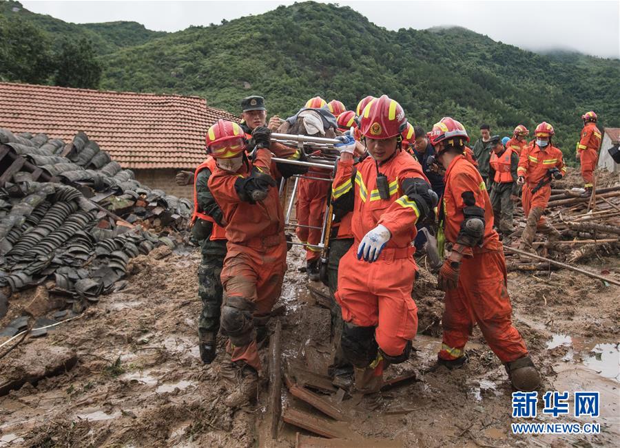 (防汛抗洪·圖文互動)(1)湖北黃梅山體滑坡事故救援紀實