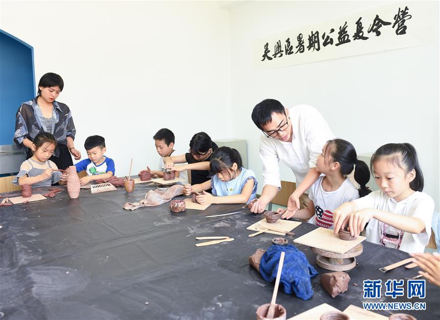 （新華全媒頭條&middot;圖文互動）（4）&ldquo;美麗的中國夢屬于你們&rdquo;&mdash;&mdash;以習近平同志為核心的黨中央關心少年兒童工作紀實