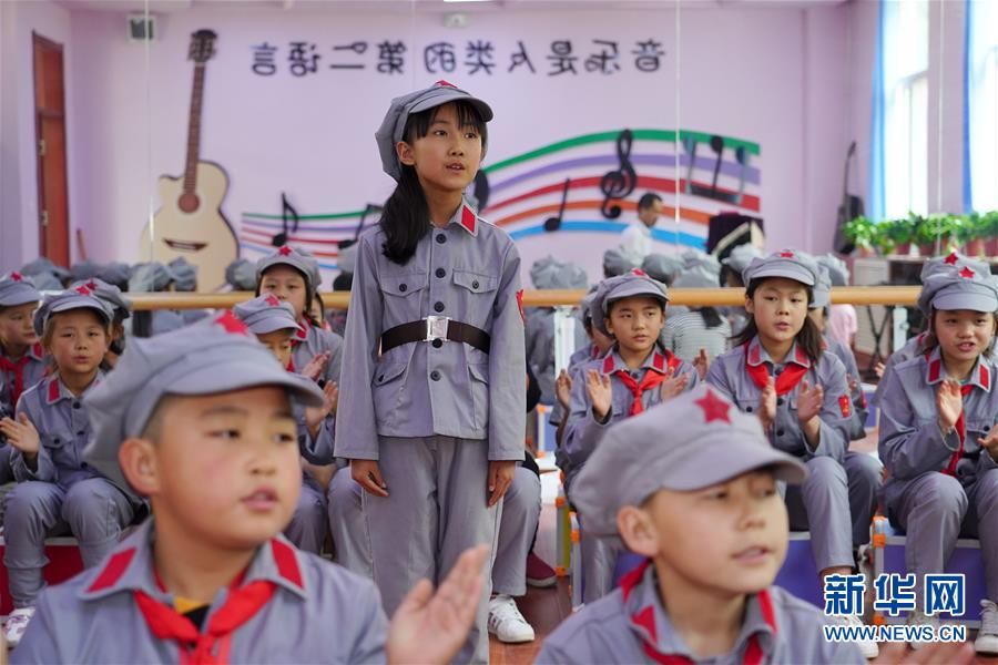 （新華全媒頭條&middot;圖文互動）（7）&ldquo;美麗的中國夢屬于你們&rdquo;&mdash;&mdash;以習近平同志為核心的黨中央關心少年兒童工作紀實