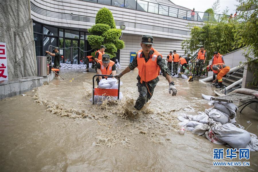 （防汛抗洪&middot;圖文互動）（4）筑起防大汛的堅強防線&mdash;&mdash;重慶防御長江、嘉陵江過境洪峰現場記錄