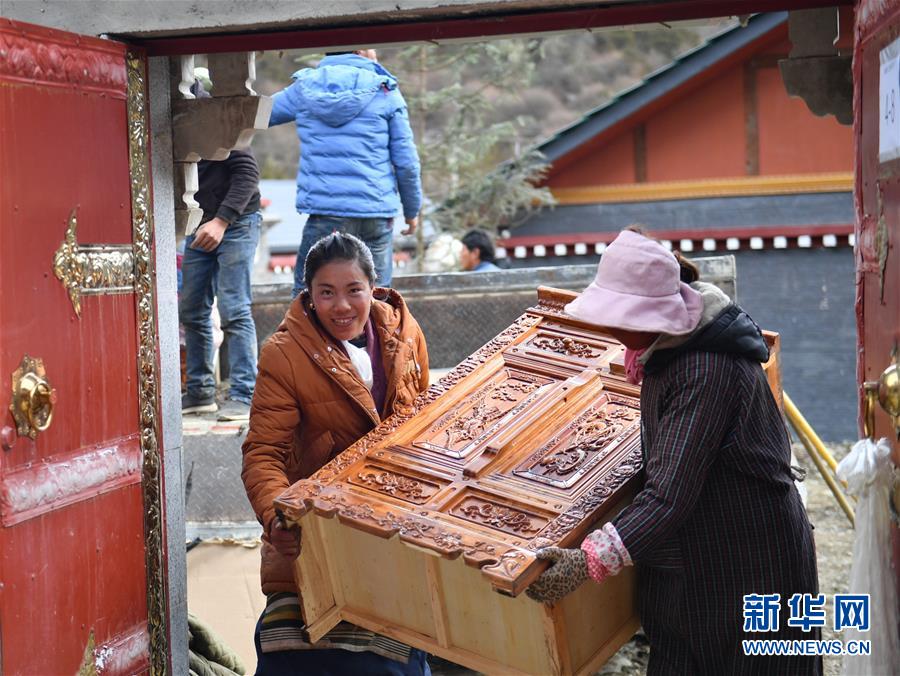 （新華全媒頭條&middot;圖文互動）（12）闊步走在新時代康莊大道上&mdash;&mdash;以習(xí)近平同志為核心的黨中央關(guān)心西藏工作紀(jì)實(shí)