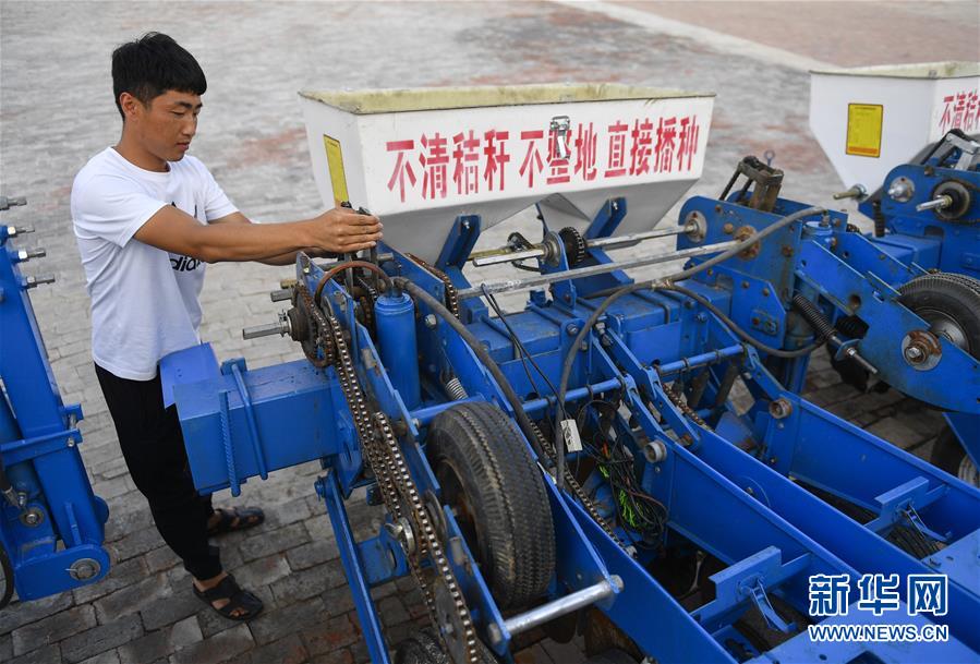 （新華全媒頭條&middot;圖文互動）（1）為現(xiàn)代農(nóng)業(yè)探新路&mdash;&mdash;來自吉林梨樹的田野報告
