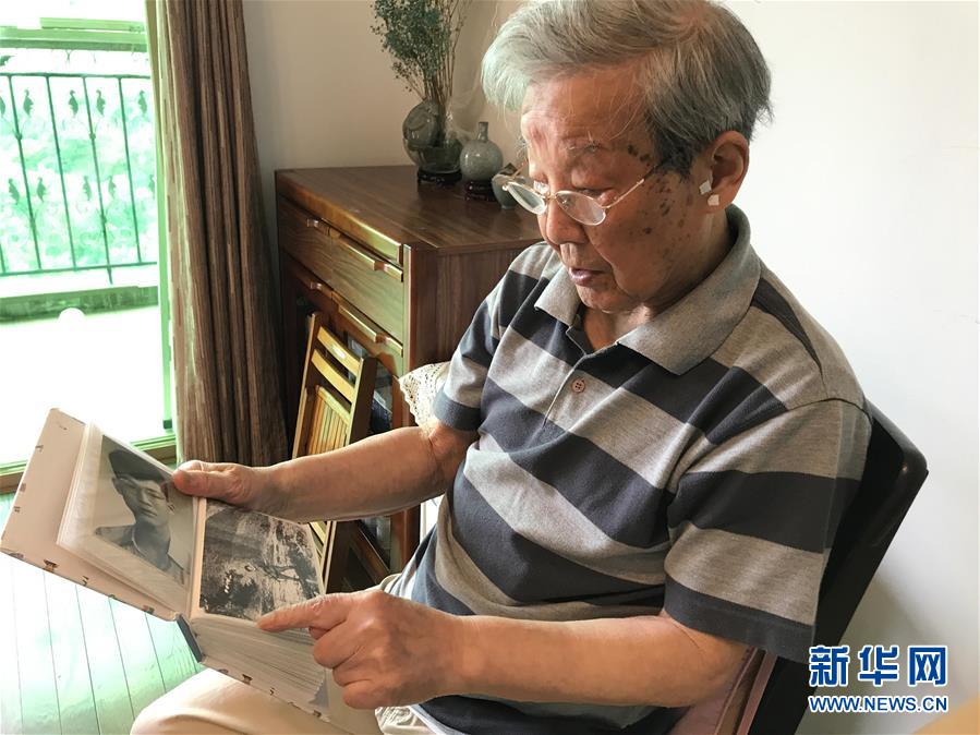 （紀念抗美援朝70周年&middot;圖文互動）戰地金達萊，花兒為誰開？&mdash;&mdash;記志愿軍老戰士文工隊員任紅舉