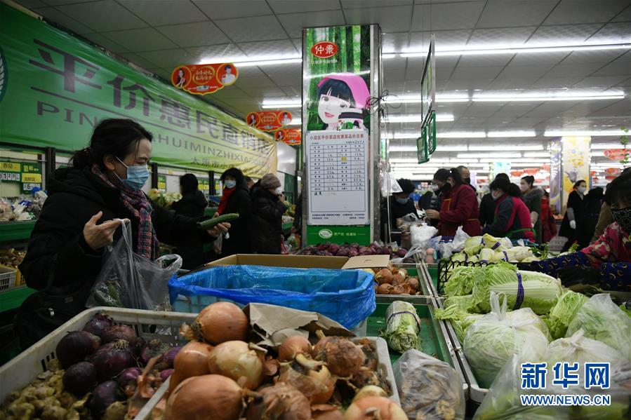 (在習(xí)近平新時(shí)代中國(guó)特色社會(huì)主義思想指引下——新時(shí)代新作為新篇章·習(xí)近平總書(shū)記關(guān)切事·圖文互動(dòng))(2)抗疫之下 保供無(wú)憂