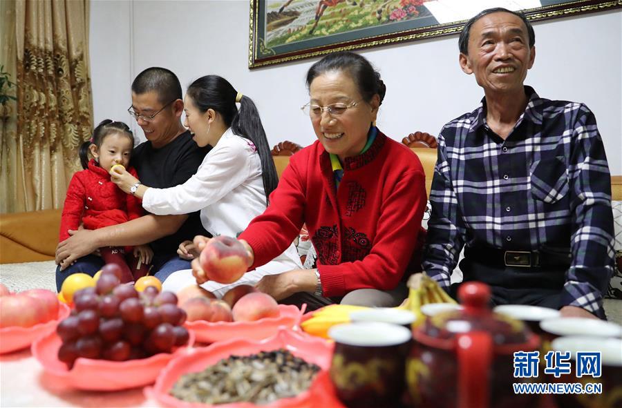 （習近平的小康故事&middot;新華網&middot;圖文互動）（6） &ldquo;讓全體人民住有所居&rdquo;&mdash;&mdash;習近平和百姓安居的故事